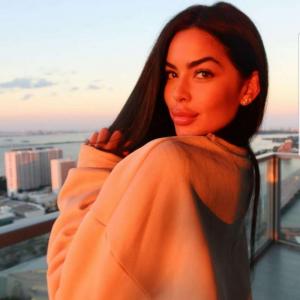 Angekw|||, 32, woman
