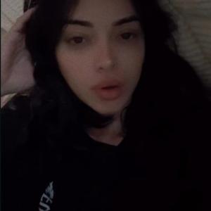 Guinevere |||, 43, woman